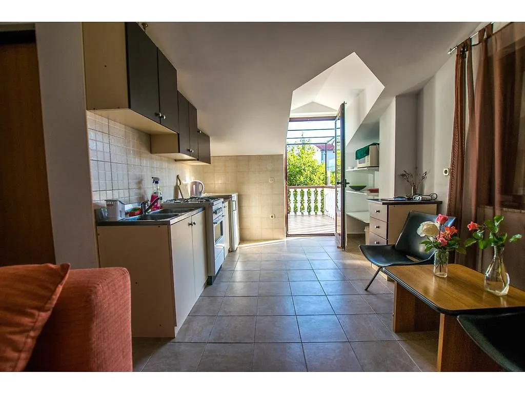 Apartments Slavica Seline