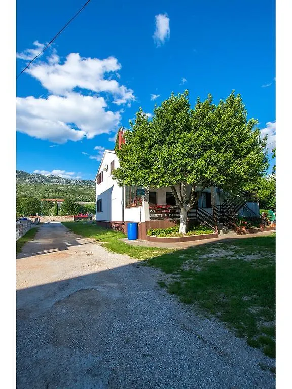 Apartments Slavica Seline